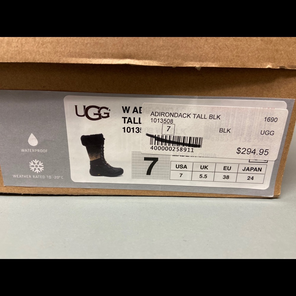 UGG ADIRONDACK